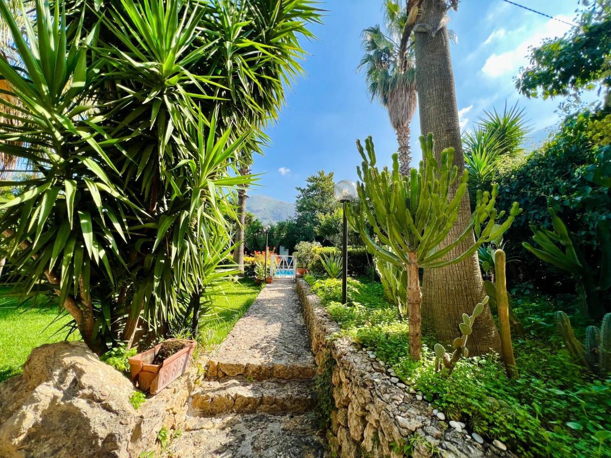 Villa Talia คารินิ ภายนอก รูปภาพ