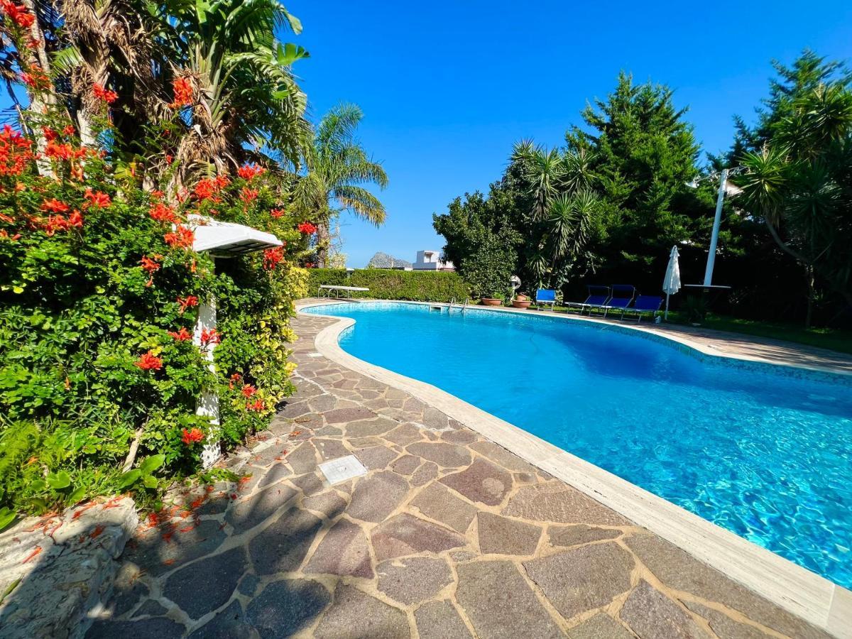 Villa Talia คารินิ ภายนอก รูปภาพ