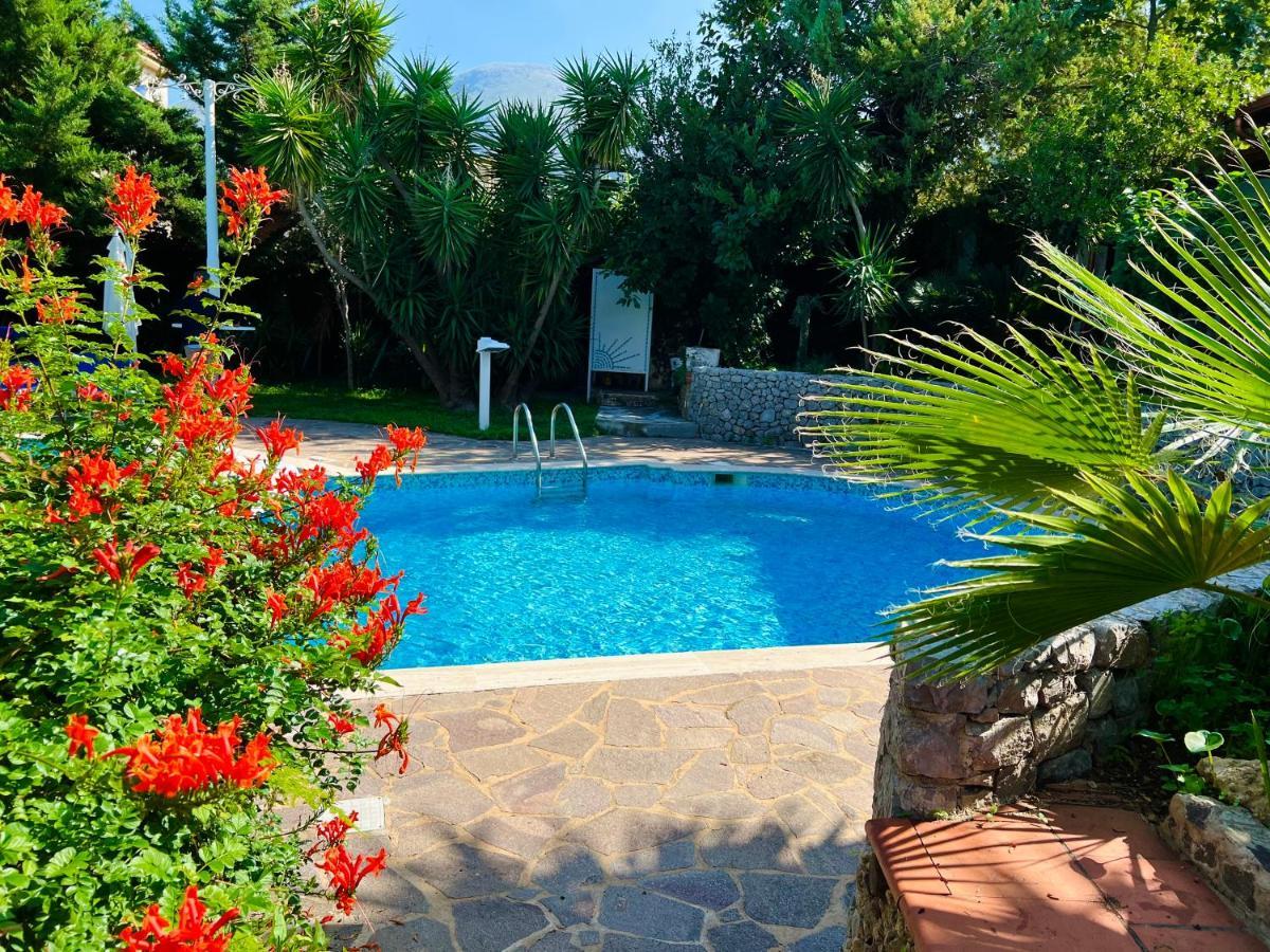 Villa Talia คารินิ ภายนอก รูปภาพ
