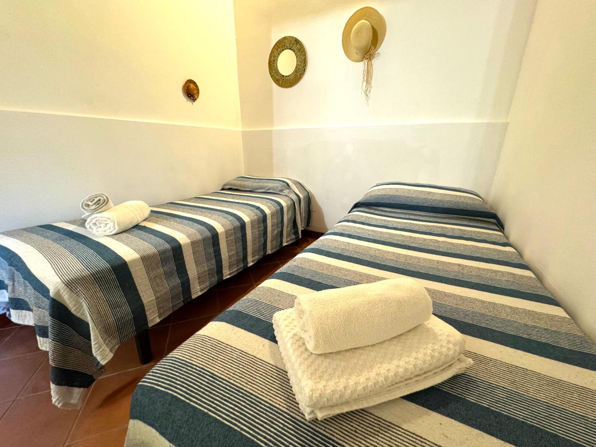 Villa Talia คารินิ ภายนอก รูปภาพ